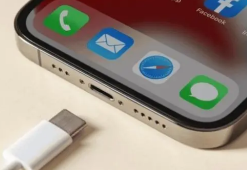 尉犁苹果15维修分享iPhone15改USB-C接口后能和安卓用户互借充电器吗 